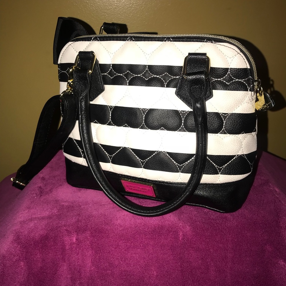 🍒Betsey Johnson New York purse